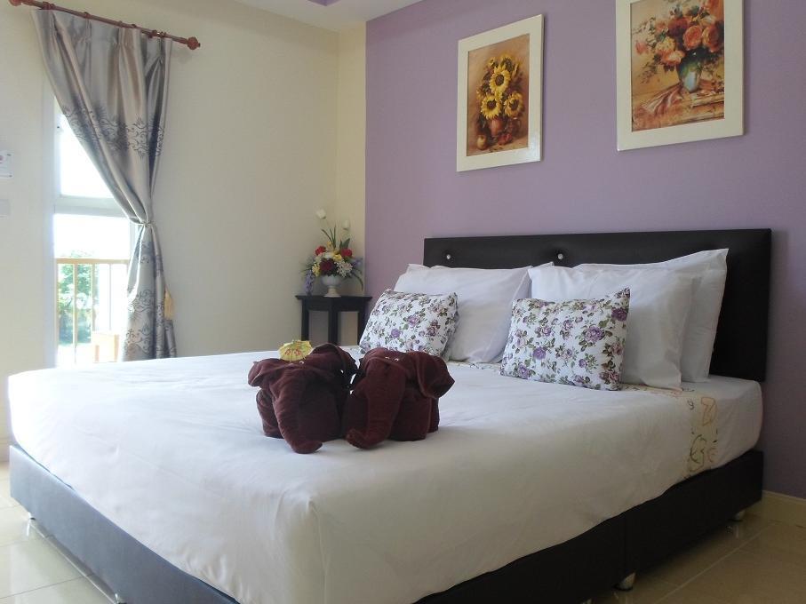 The Moonlight Place Bang Lamung Bagian luar foto